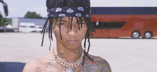 Swae Lee improvise un concert dans la rue, avec zéro spectateur......