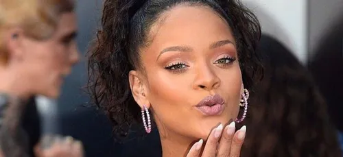 Rihanna en robe de princesse à la première du film "Valerian" !