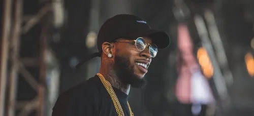 Tory Lanez : Il frappe un spectateur en plein concert (Vidéos)