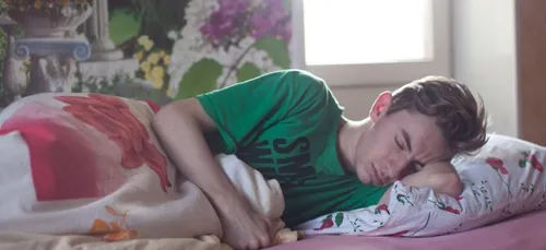 Pourquoi faut-il laisser votre ado dormir cet été ?