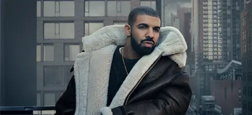 Quand Drake tacle Kanye West en plein concert (Vidéo)