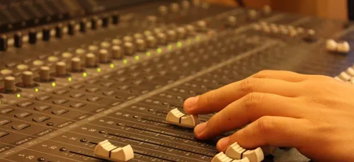 Bordeaux : une école pour devenir DJ