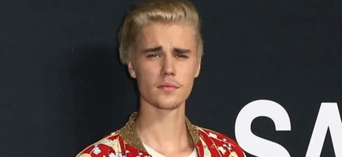 Justin Bieber gay ? La folle rumeur relancée avec de nouvelles...