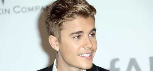 Dévasté, Justin Bieber s'adresse aux sinistrés de Houston ! (Vidéo)