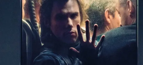 L’incroyable performance d’Orelsan dans son nouveau clip « Défaite...