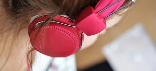 Acouphènes : ne mettez pas vos oreilles en danger !