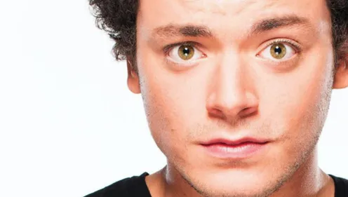 « SODA » : Kev Adams annonce le décès de sa « Mamie Gisèle »,...