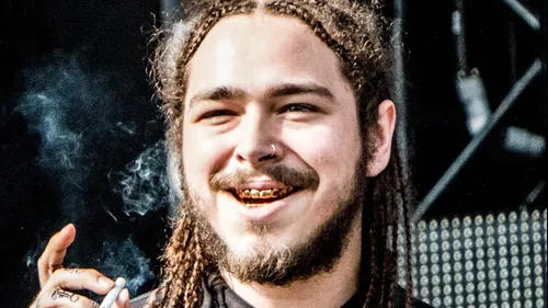 Post Malone change radicalement de look (Photos)
