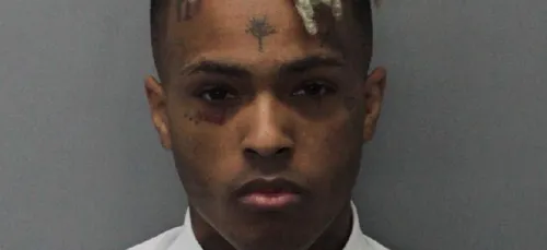XXXTentacion récompensé aux AMAs : l'émotion de sa mère sur scène...