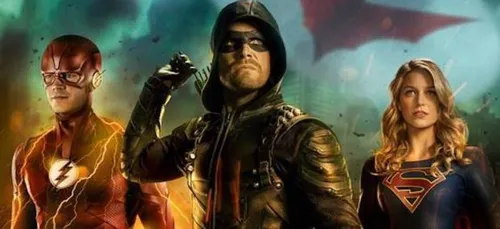 « ArrowVerse » : le nouveau costume noir de Superman séduit les...