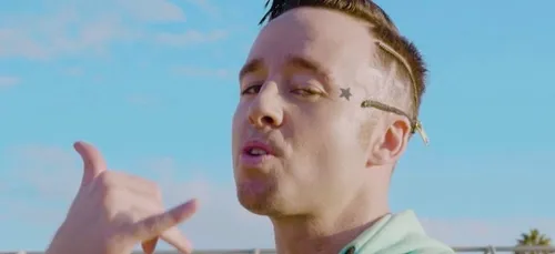 Le rappeur Jon James est décédé en réalisant une cascade en avion