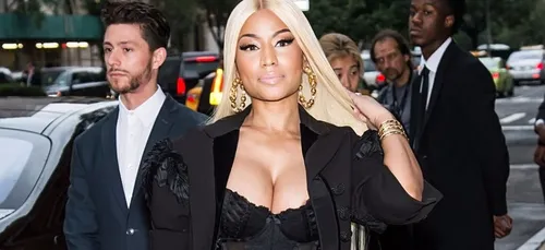 Nicki Minaj sort un téton dans les rues de New-York ! (Photos)