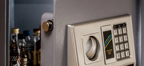 Bordeaux : elle se lie d’amitié avec un nonagénaire pour le cambrioler