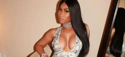 Nicki Minaj : sa tenue en billets de dollars chez Jimmy Fallon fait...