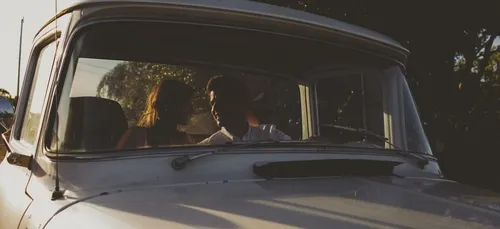 Couple : en plein ébat sexuel, il grille un feu devant la police