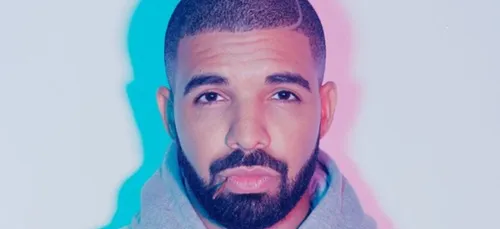 Drake : en couple avec une célèbre rappeuse… (Photos)