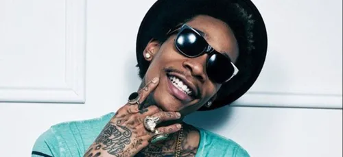 Wiz Khalifa fume de la marijuana en direct à la télévision (Vidéo)