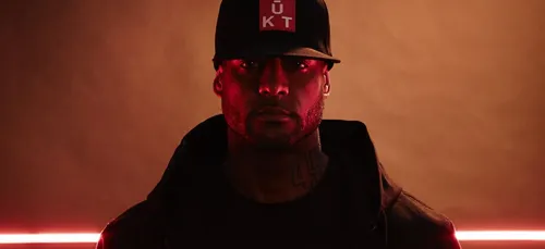 Booba offre une récompense de 20 000 euros pour récupérer son...