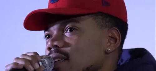 Chance The Rapper sauve un homme d'une voiture en flamme !
