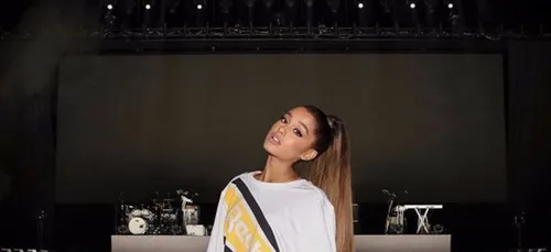 Ariana Grande : un journaliste s'attire les foudres de ses fans !...