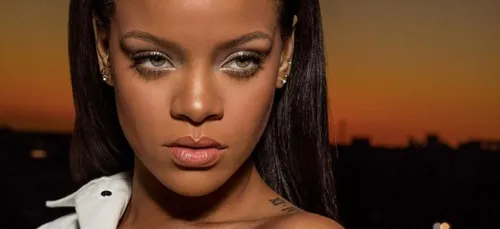 Rihanna opte pour un nouveau look capillaire ! (PHOTOS)