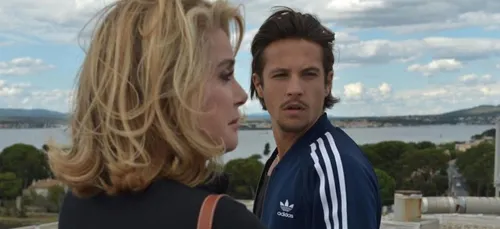 Nekfeu en désaccord avec Catherine Deneuve en plein direct ! (VIDEO)