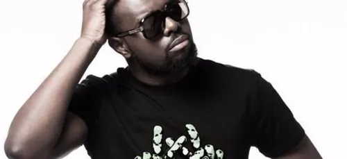 Maître Gims ne se séparera JAMAIS de ses lunettes !