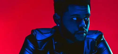 The Weeknd oublie déjà Selena Gomez avec une autre jeune femme !...