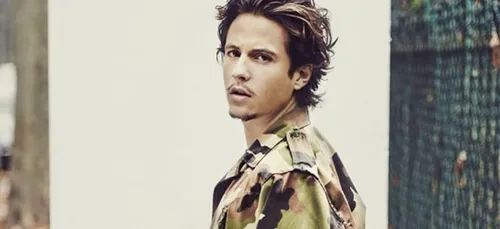Nekfeu retrouve un ami d'enfance célèbre en direct !