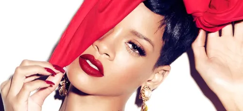 Rihanna: son nouveau tuto beauté pour sa collection Fenty Beauty !...