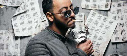 Lacrim: son fou rire en plein direct à la télévision ! (VIDEO)