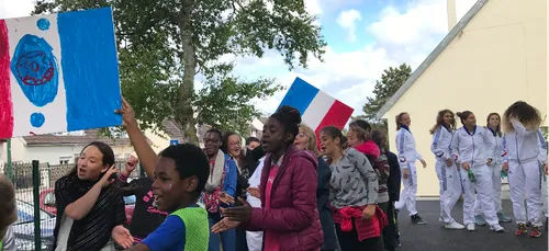 Rencontre entre l'équipe de France féminine de foot universitaire...