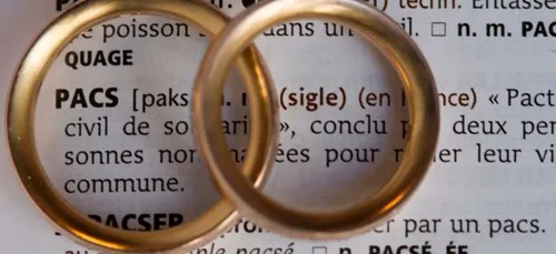Le Pacs arrive à la mairie
