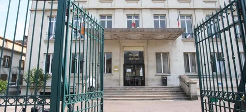 Il sort une arme factice face aux gendarmes