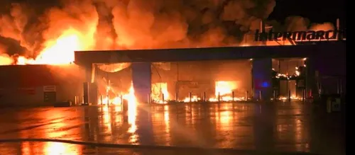 L'Intermarché de Nogent ravagé par les flammes