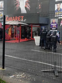 Les forces de l'ordre entrent en scène au K