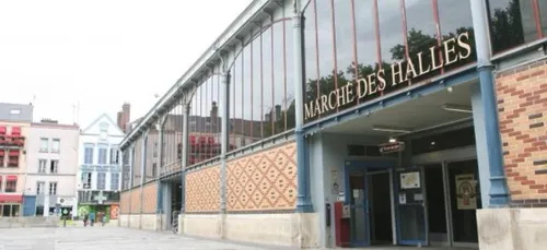 Le marché des halles de Troyes aguiche Jean-Pierre Pernault