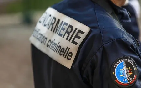 Un père et son fils retrouvés morts à leur domicile