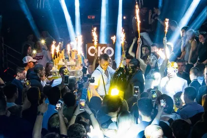 Une bouteille de Champagne de 30 litres vendue en discothèque