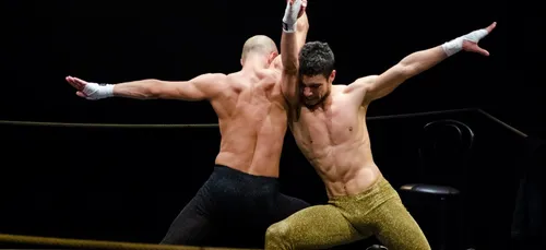 Combat de boxe sur la scène du Manège