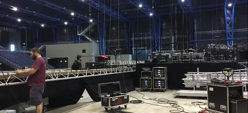 Dans les coulisses du Carrefour de Stars (vidéos)