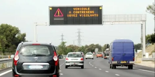 En scooter, ivre et à contresens sur l'autoroute