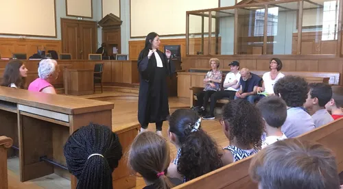 L'école au  palais de justice de Reims