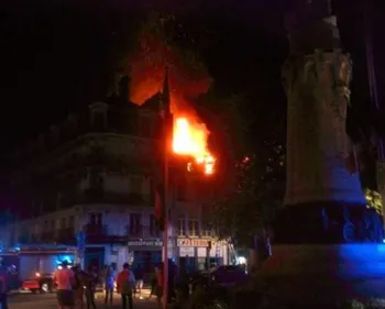 Spectaculaire incendie dans un immeuble en centre-ville de Troyes