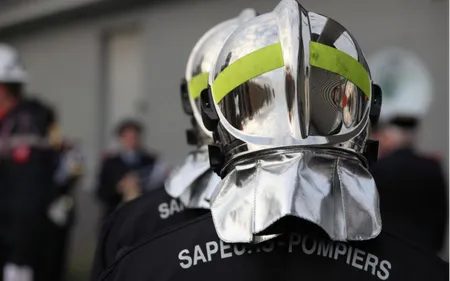 Un homme tente de s'immoler par le feu