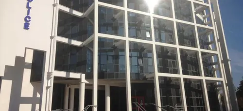 A Reims, hommage des gilets jaunes au policier décédé