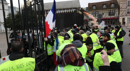 5 mois ferme pour un gilet jaune Troyen.
