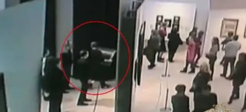 Russie : Il vole un tableau dans un musée de Moscou en plein jour...
