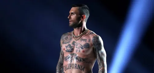 Maroon 5 fait le show au SuperBowl 2019