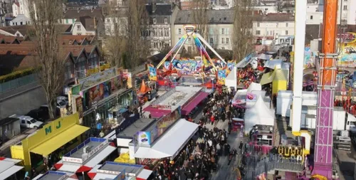 Foire de Mars début des installations